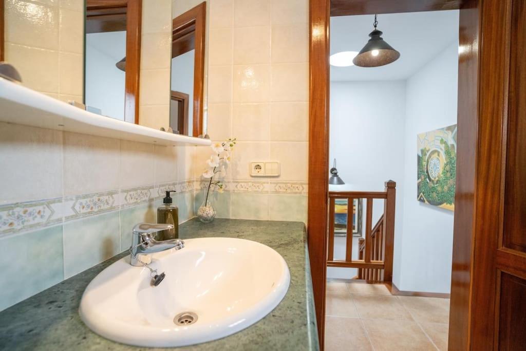 Beautiful Home In Lanzarote 5 Mins From Marina ปลายาบลังกา ภายนอก รูปภาพ